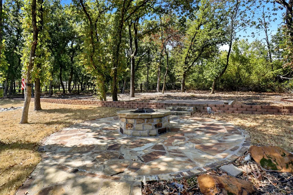 8998 Hilltop Road Argyle, TX 76226