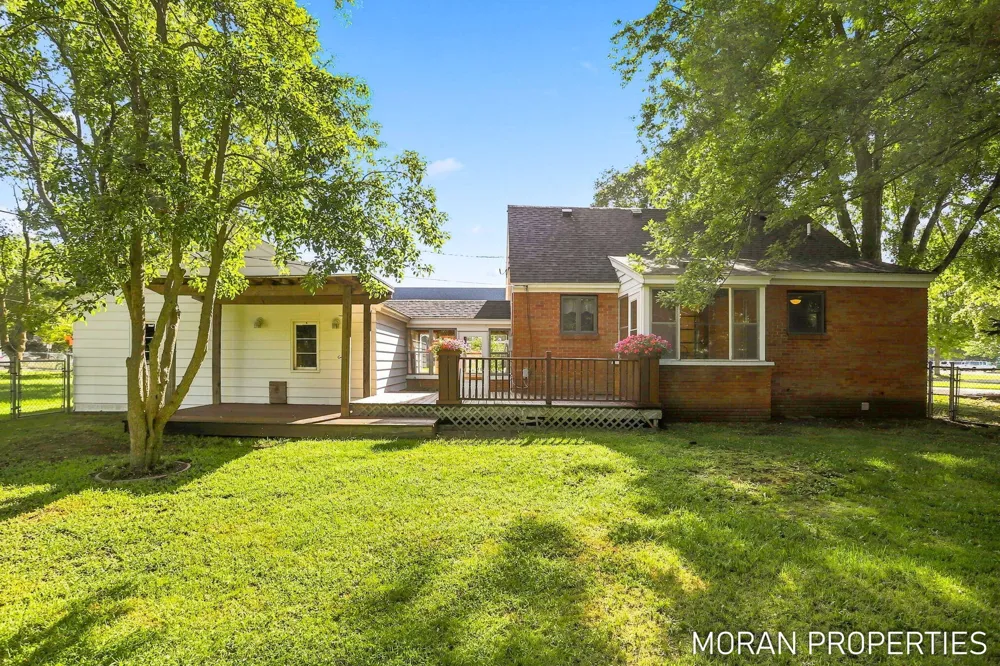210 Hope Avenue Holland, MI 49423