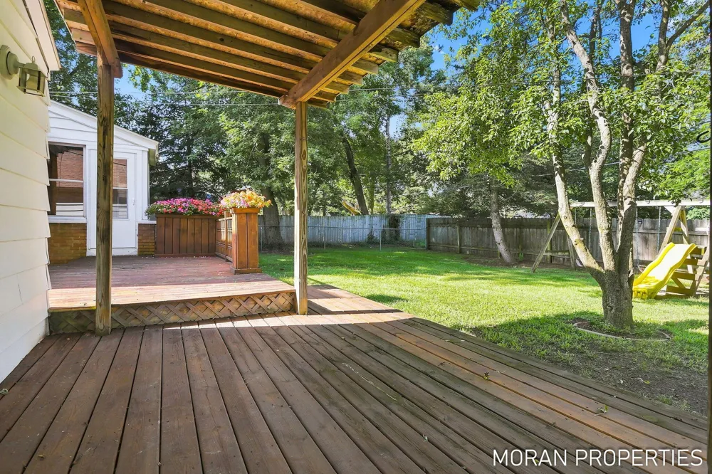 210 Hope Avenue Holland, MI 49423