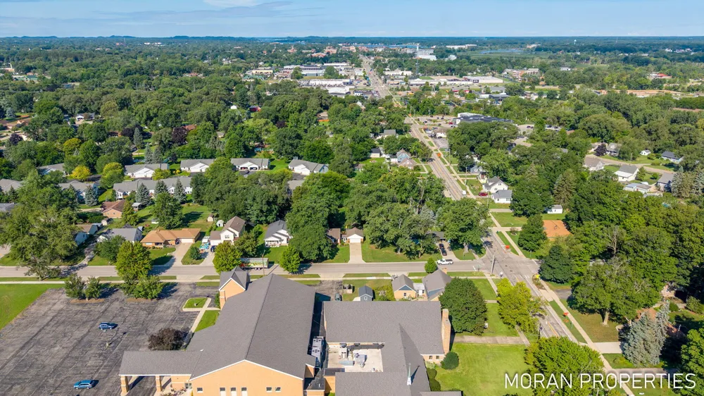 210 Hope Avenue Holland, MI 49423