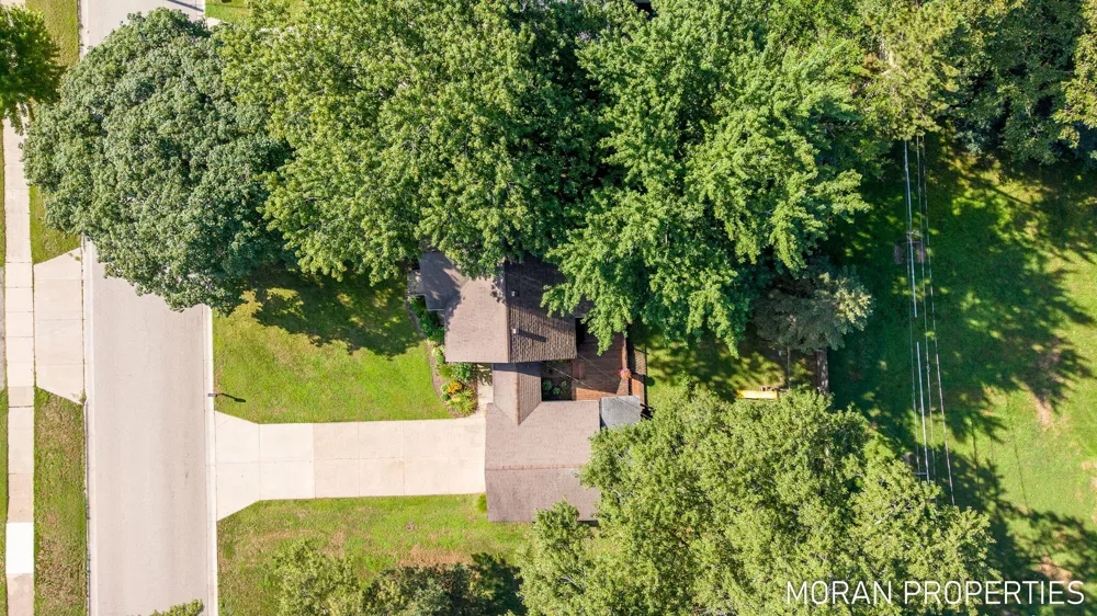 210 Hope Avenue Holland, MI 49423
