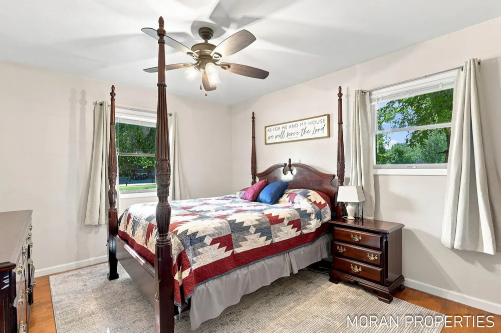 210 Hope Avenue Holland, MI 49423