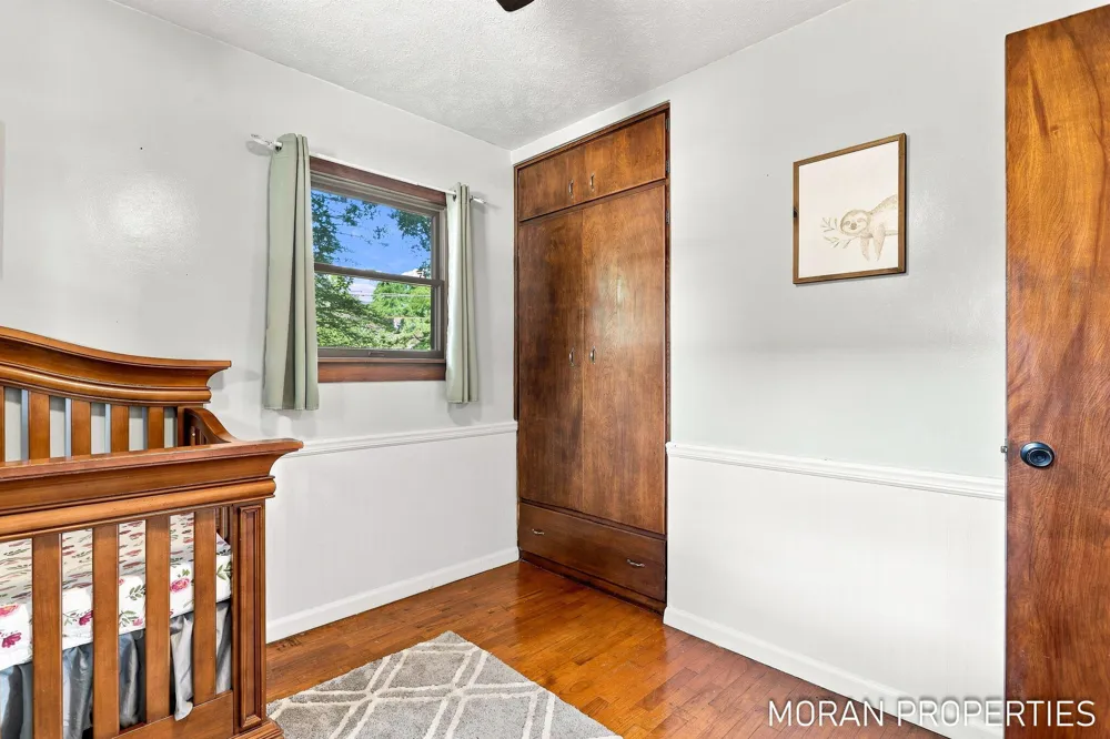 210 Hope Avenue Holland, MI 49423