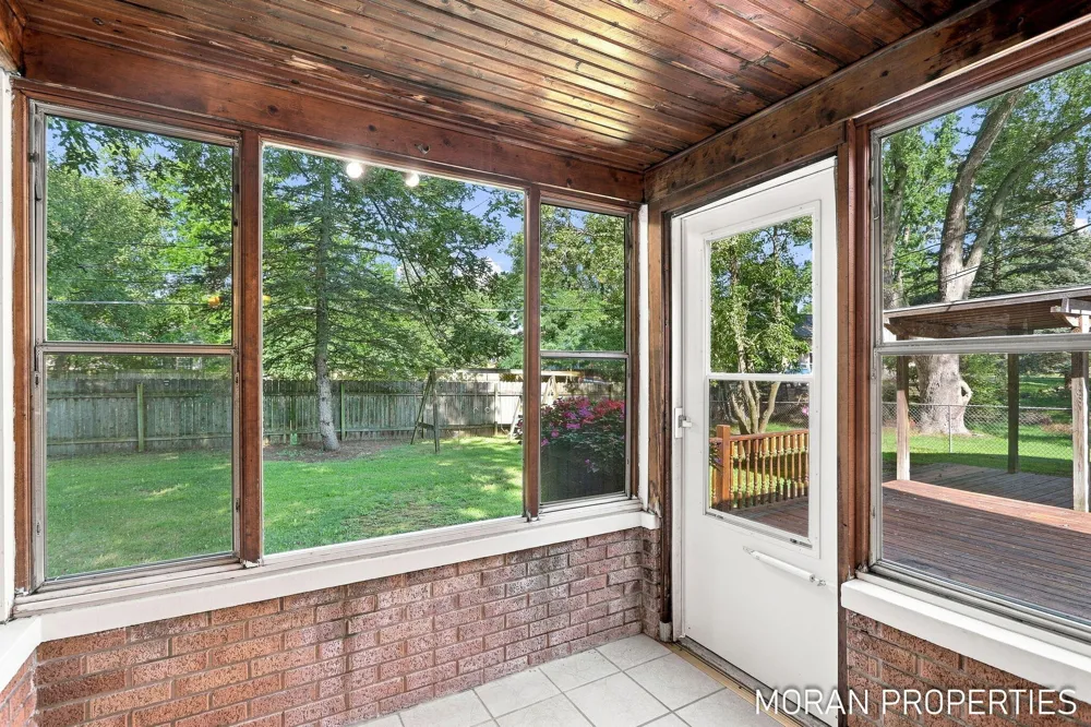 210 Hope Avenue Holland, MI 49423