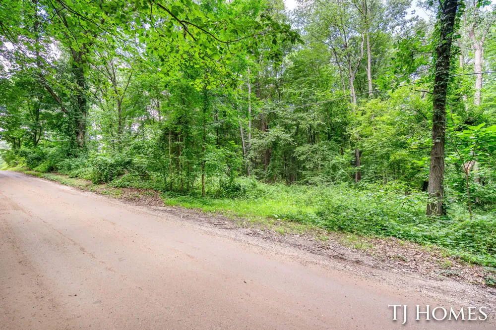 8289 52nd Street SE Alto, MI 49302