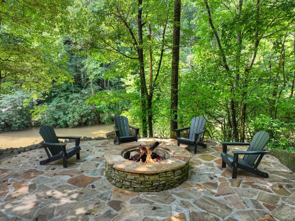 46 Private Drive Ellijay, GA 30536