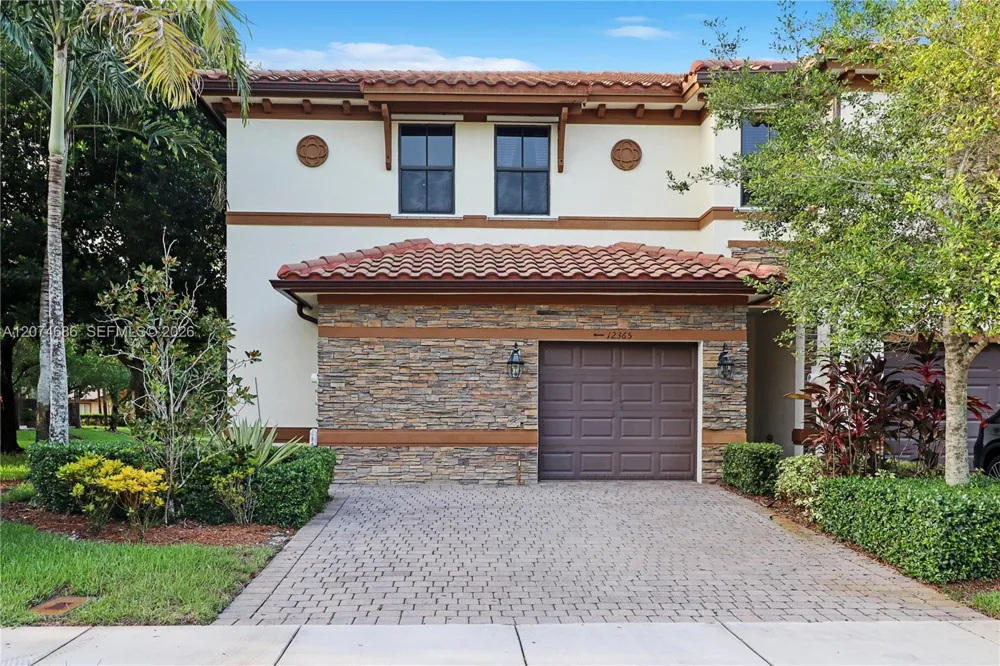 12365 S Village Cir Davie, FL 33325