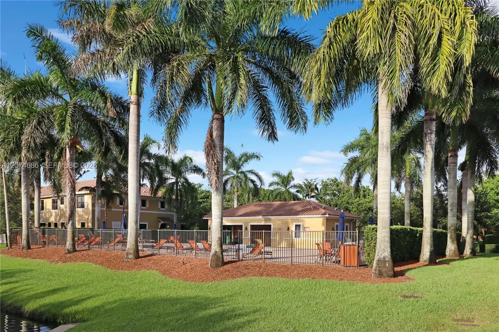 12365 S Village Cir Davie, FL 33325