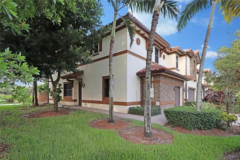 12365 S Village Cir Davie, FL 33325