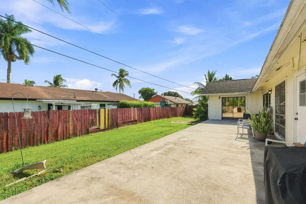 9179 Honeywell Road Lake Worth, FL 33467