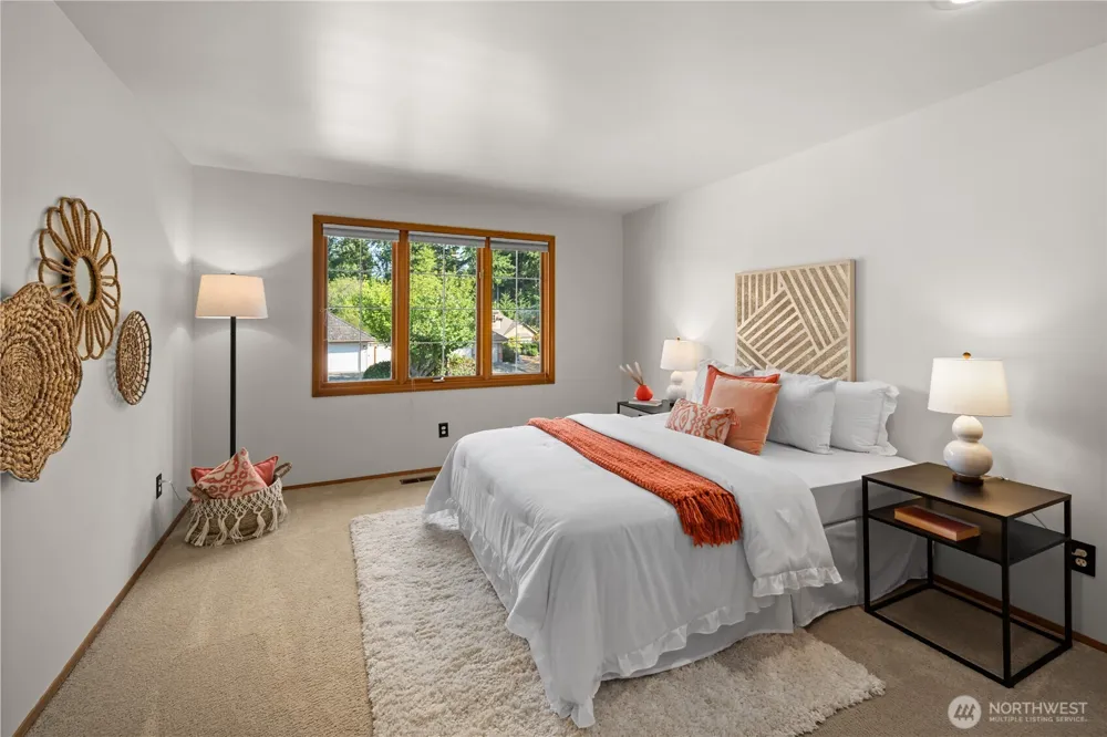 24717 SE 45th Pl Issaquah, WA 98029