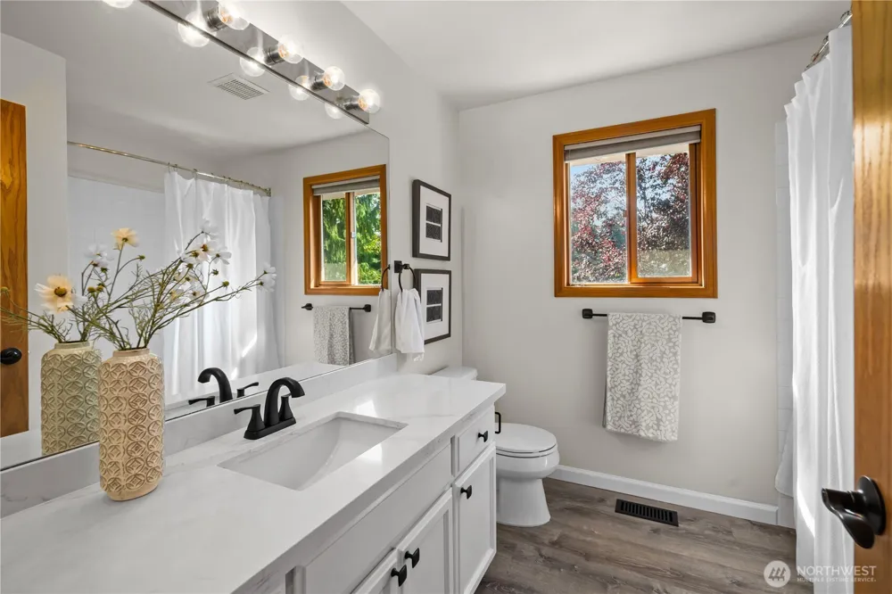 24717 SE 45th Pl Issaquah, WA 98029