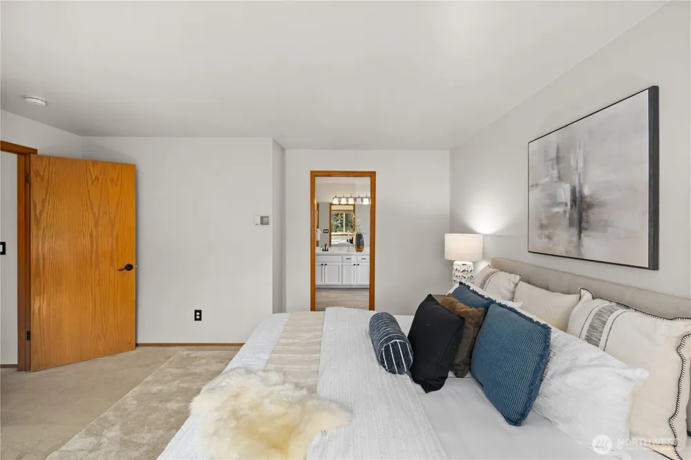 24717 SE 45th Pl Issaquah, WA 98029