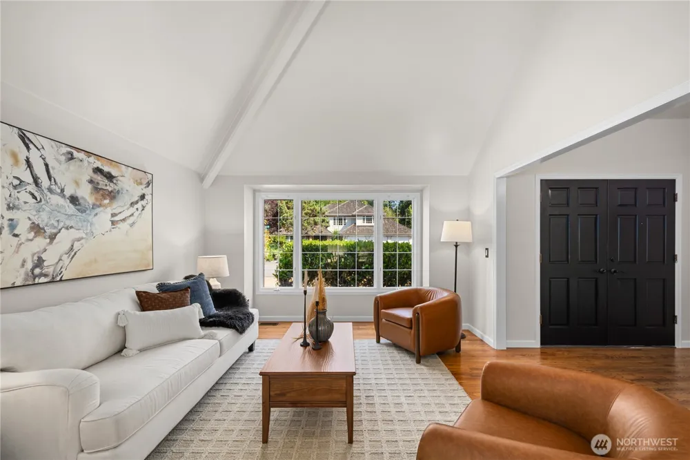 24717 SE 45th Pl Issaquah, WA 98029