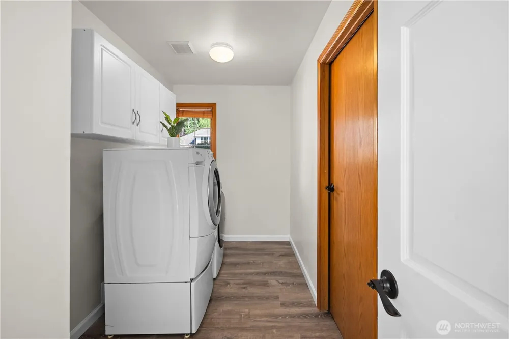 24717 SE 45th Pl Issaquah, WA 98029