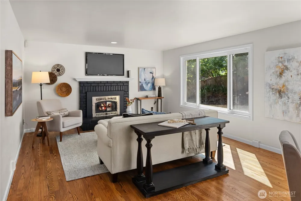 24717 SE 45th Pl Issaquah, WA 98029