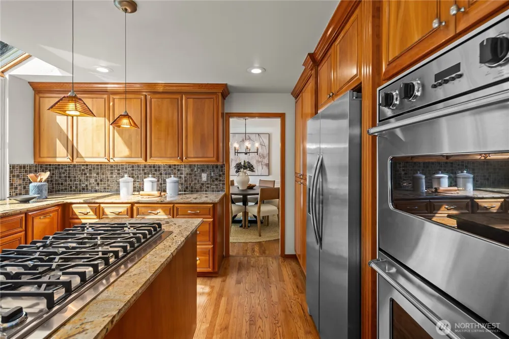 24717 SE 45th Pl Issaquah, WA 98029