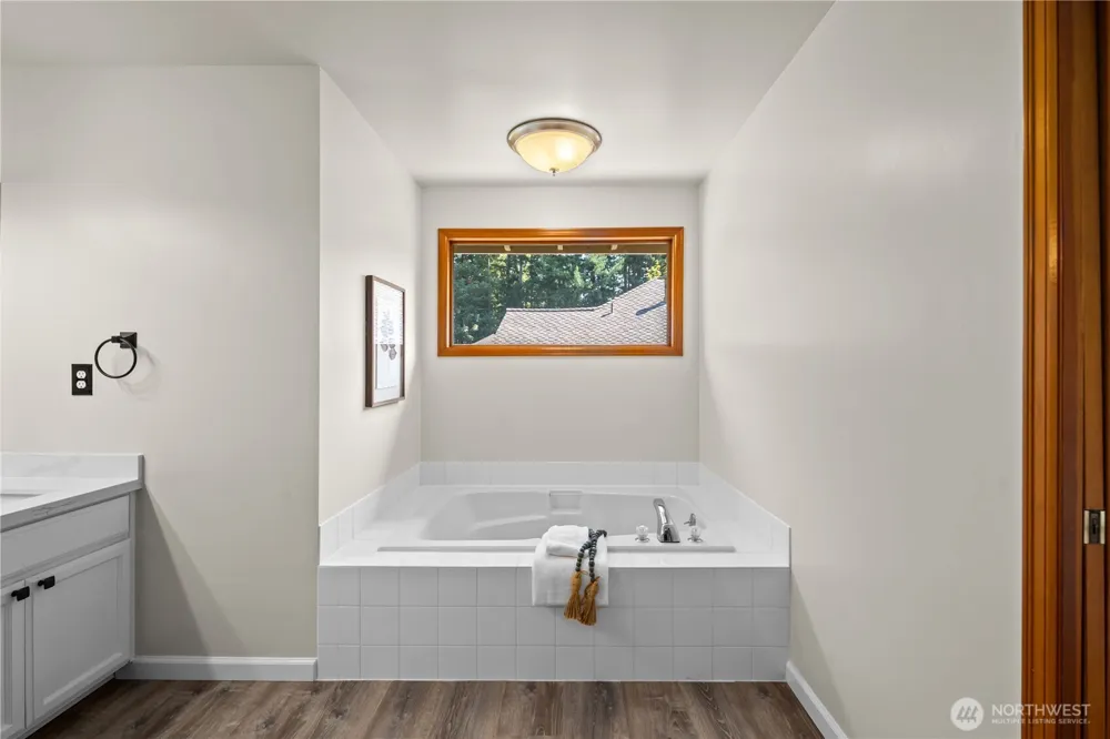 24717 SE 45th Pl Issaquah, WA 98029