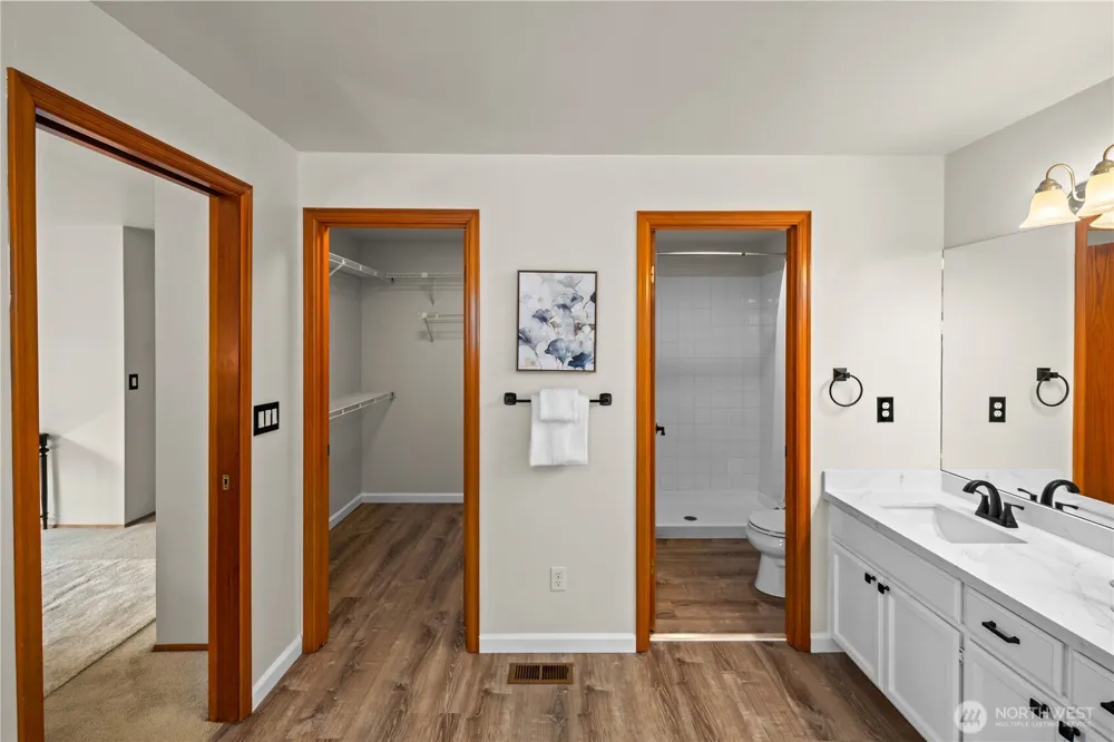 24717 SE 45th Pl Issaquah, WA 98029