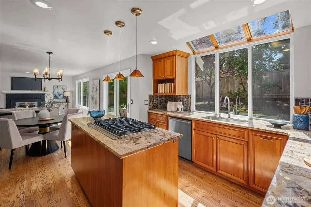 24717 SE 45th Pl Issaquah, WA 98029