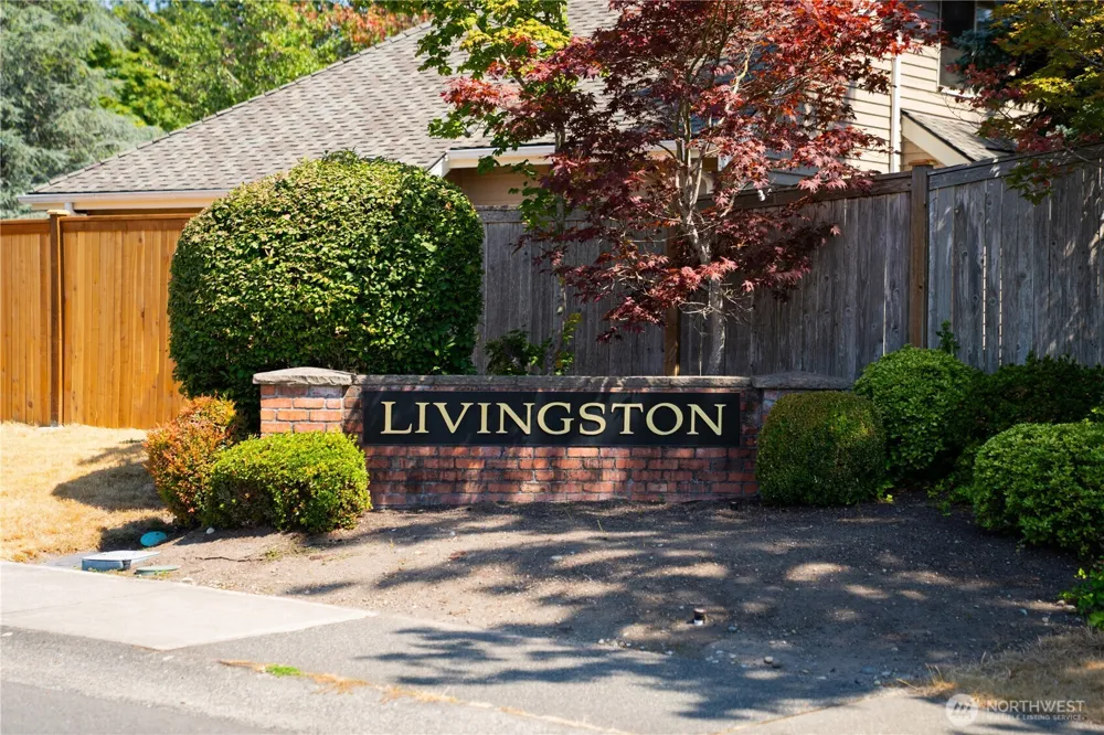 24717 SE 45th Pl Issaquah, WA 98029