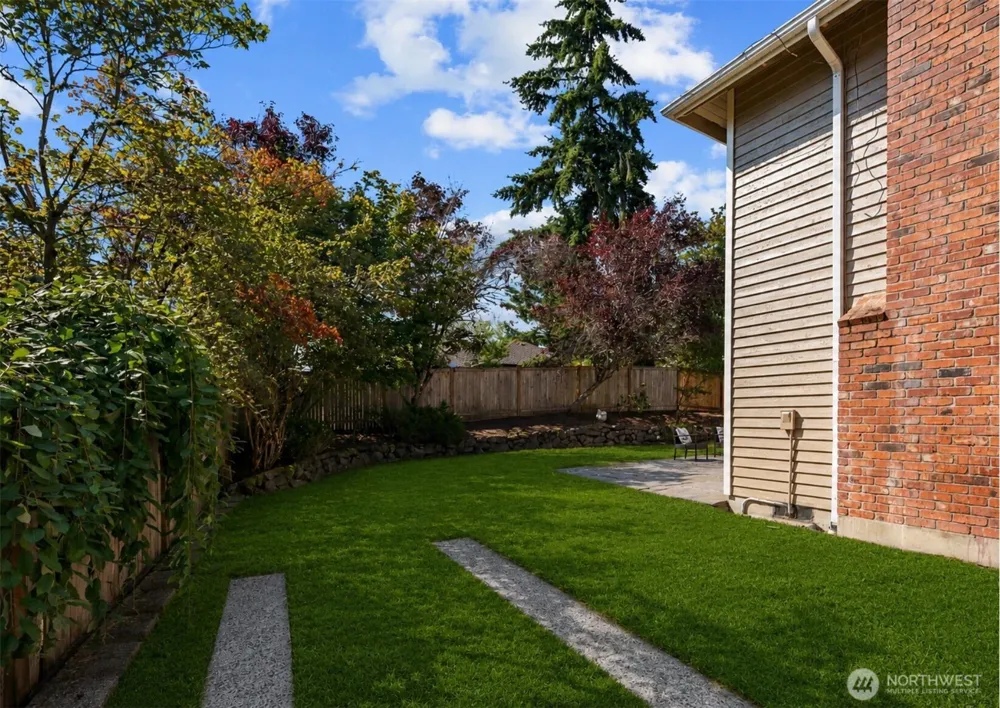 24717 SE 45th Pl Issaquah, WA 98029