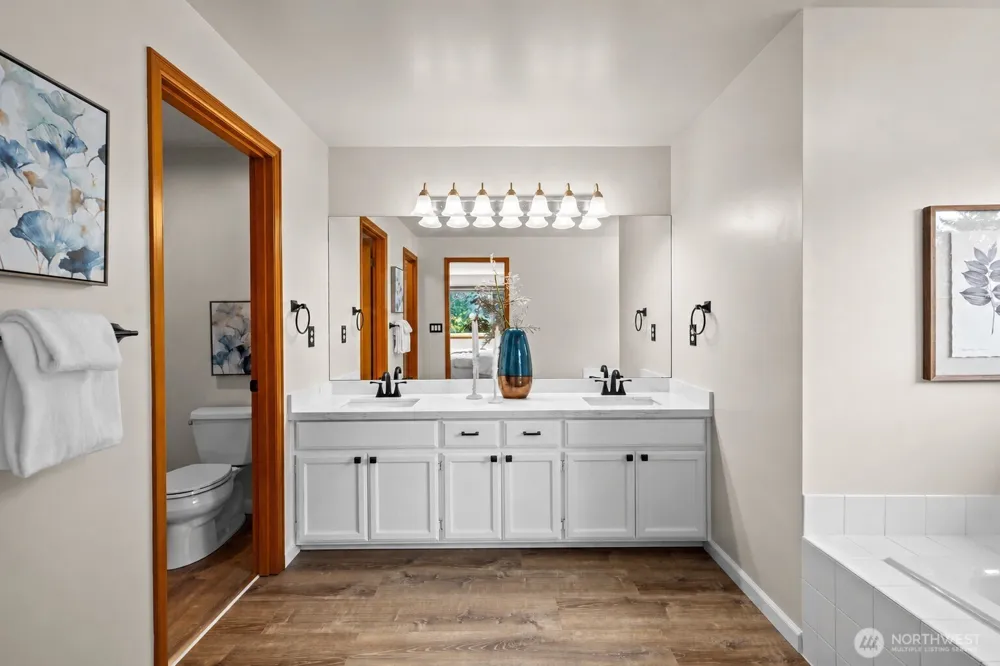 24717 SE 45th Pl Issaquah, WA 98029