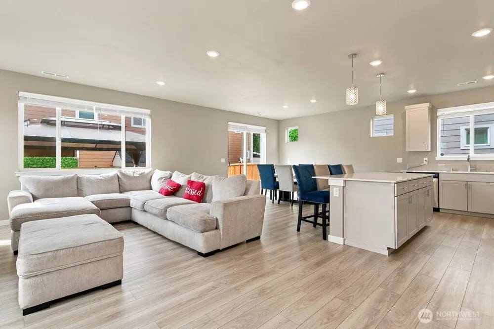 939 Vine Maple Street SE Lacey, WA 98503