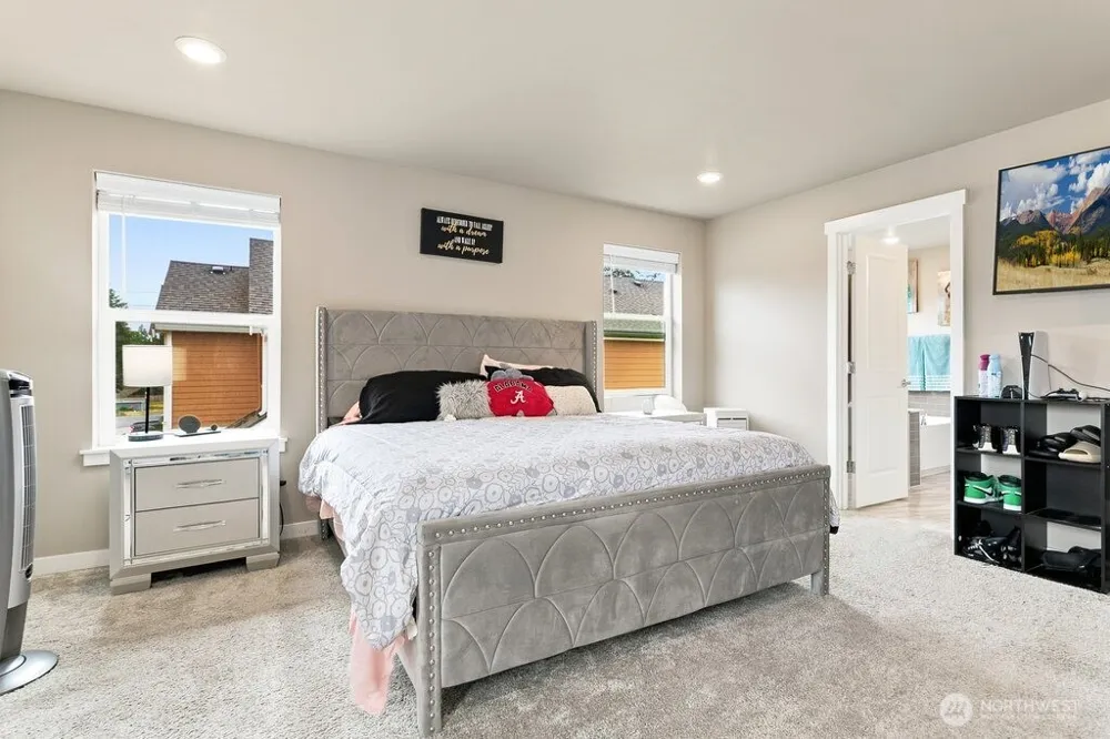 939 Vine Maple Street SE Lacey, WA 98503