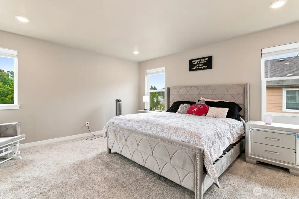 939 Vine Maple Street SE Lacey, WA 98503