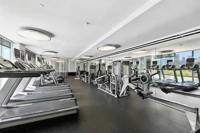 1000 AVENUE AT PORT IMPERIAL Weehawken, NJ 07086