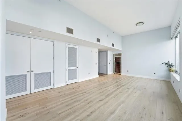 1000 AVENUE AT PORT IMPERIAL Weehawken, NJ 07086