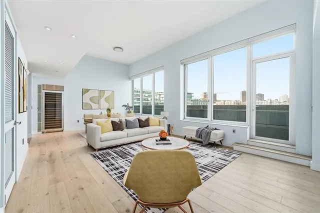 1000 AVENUE AT PORT IMPERIAL Weehawken, NJ 07086