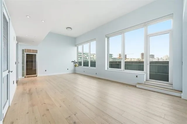 1000 AVENUE AT PORT IMPERIAL Weehawken, NJ 07086