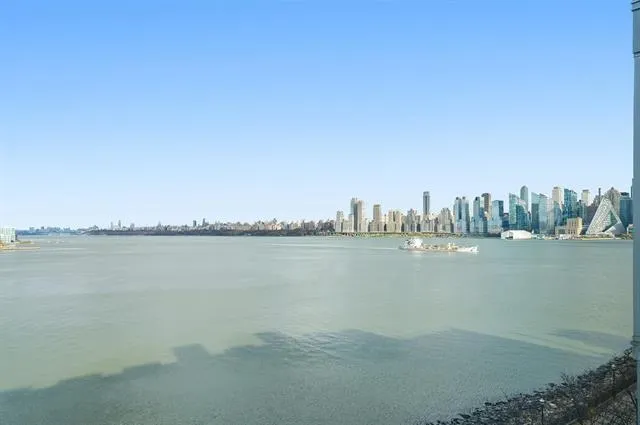 1000 AVENUE AT PORT IMPERIAL Weehawken, NJ 07086