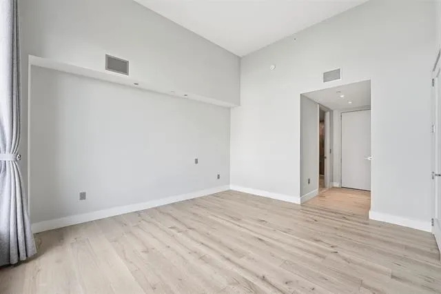 1000 AVENUE AT PORT IMPERIAL Weehawken, NJ 07086