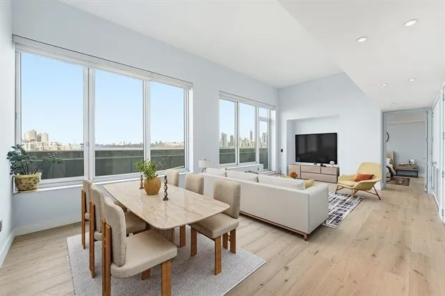 1000 AVENUE AT PORT IMPERIAL Weehawken, NJ 07086