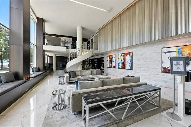 1000 AVENUE AT PORT IMPERIAL Weehawken, NJ 07086