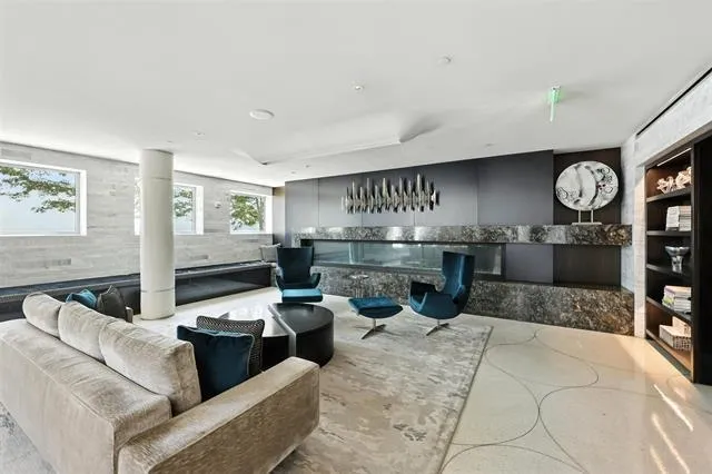1000 AVENUE AT PORT IMPERIAL Weehawken, NJ 07086