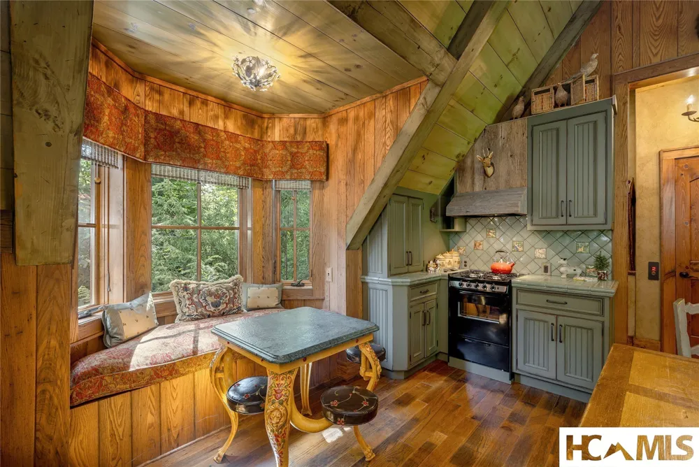 539 Foreman Road Highlands, NC 28741