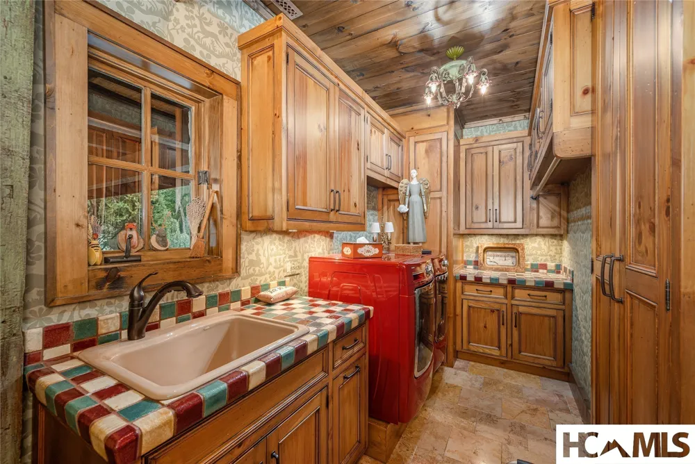 539 Foreman Road Highlands, NC 28741