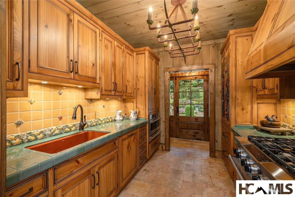 539 Foreman Road Highlands, NC 28741