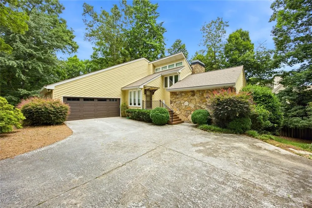 2990 Ascot Lane Roswell, GA 30076