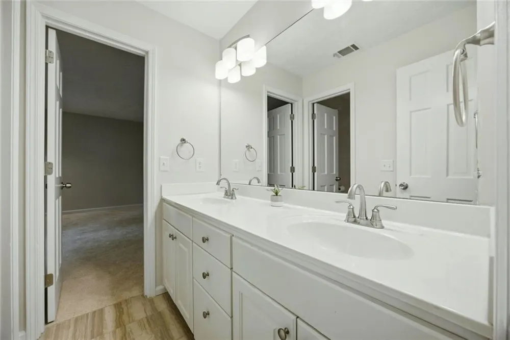 2990 Ascot Lane Roswell, GA 30076