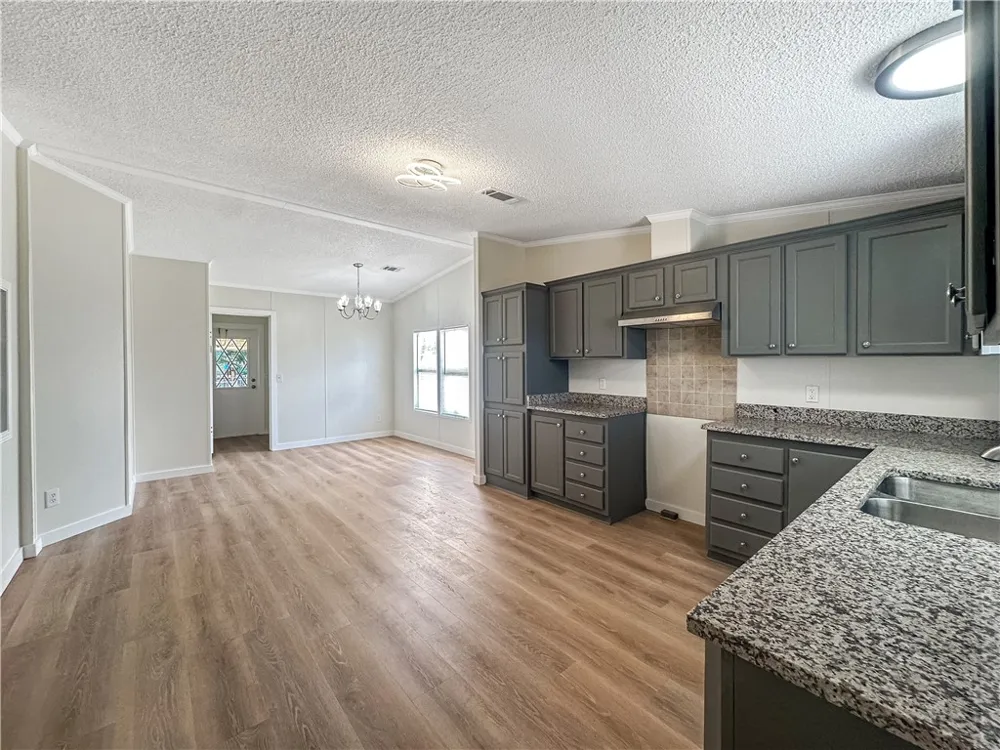 1400 Jim Gooch Avenue Three Rivers, TX 78071