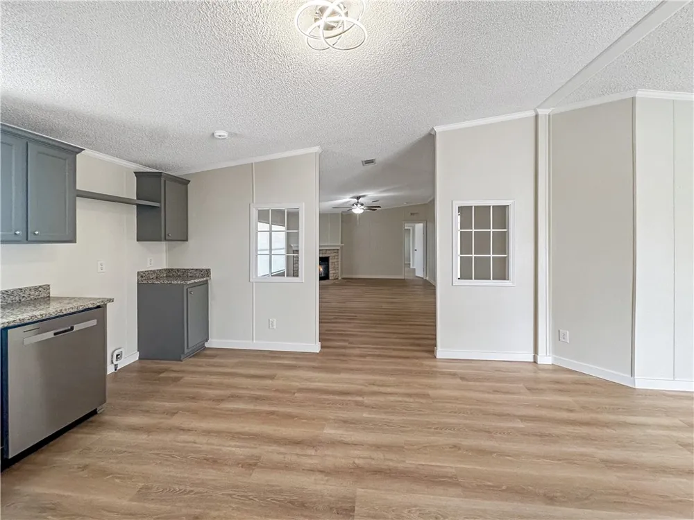 1400 Jim Gooch Avenue Three Rivers, TX 78071
