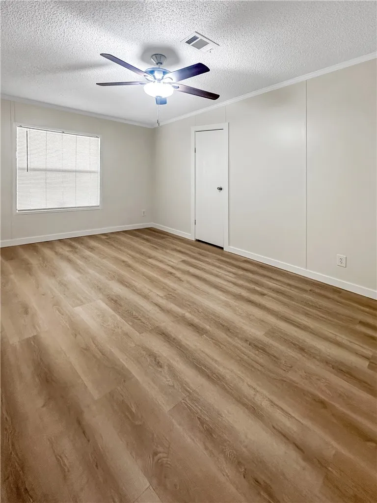1400 Jim Gooch Avenue Three Rivers, TX 78071