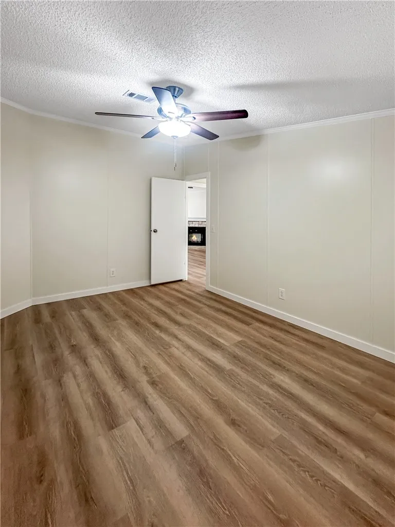 1400 Jim Gooch Avenue Three Rivers, TX 78071