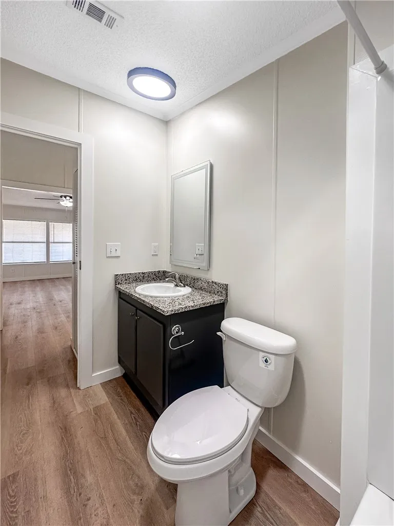 1400 Jim Gooch Avenue Three Rivers, TX 78071