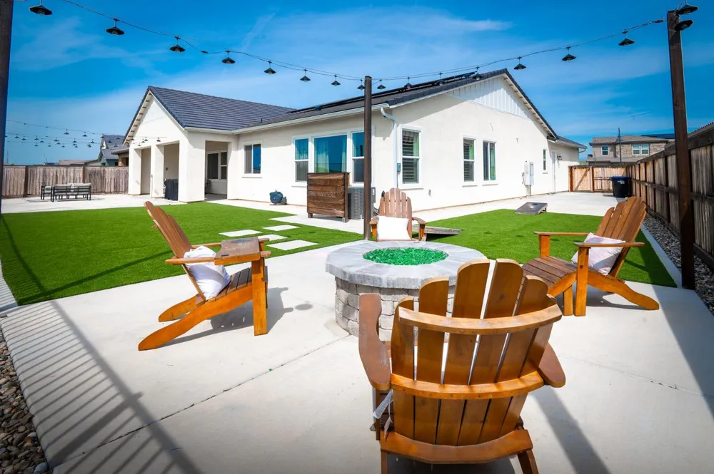 1048 Beaver Pond Loop Madera, CA 93636